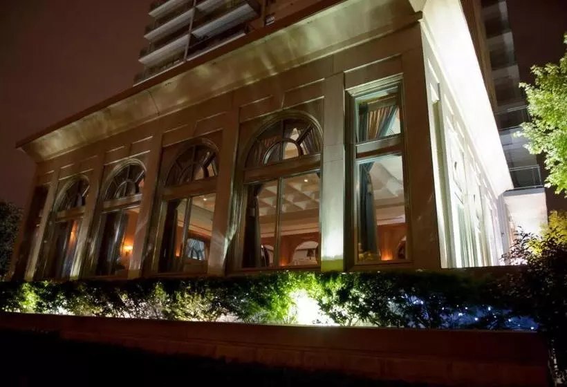 酒店 The Waterside Inn