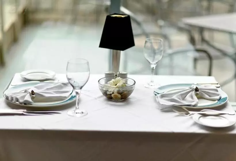 酒店 The Waterside Inn