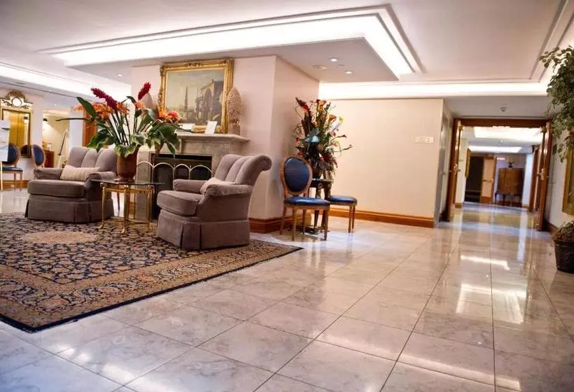 酒店 The Waterside Inn