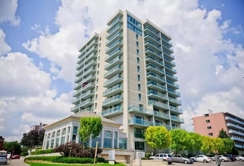 酒店 The Waterside Inn