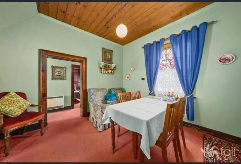 ベッドアンドブレックファースト Sorell Barracks