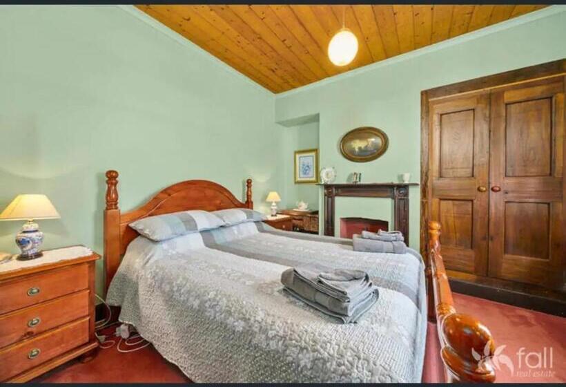 Bed and Breakfast Sorell Barracks