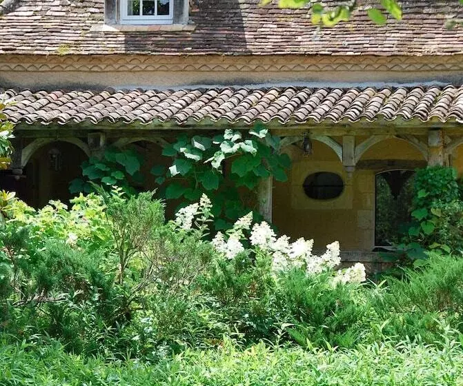 ベッドアンドブレックファースト Le Chaufourg Chateau