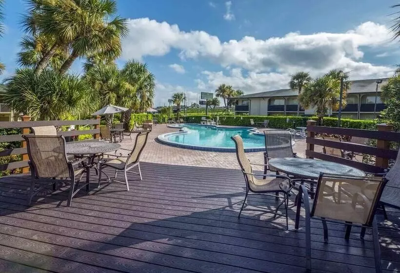 هتل Countryside Inn & Suites Orlando