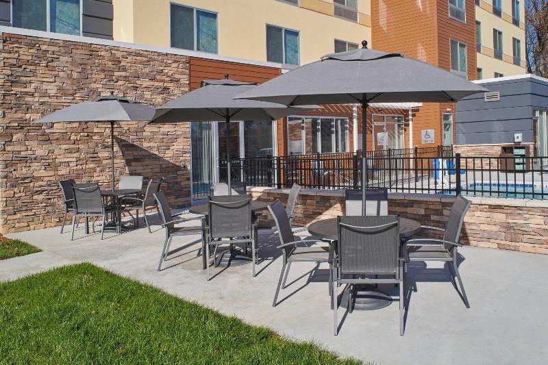 هتل Fairfield Inn & Suites By Marriott Louisville Jeffersonville