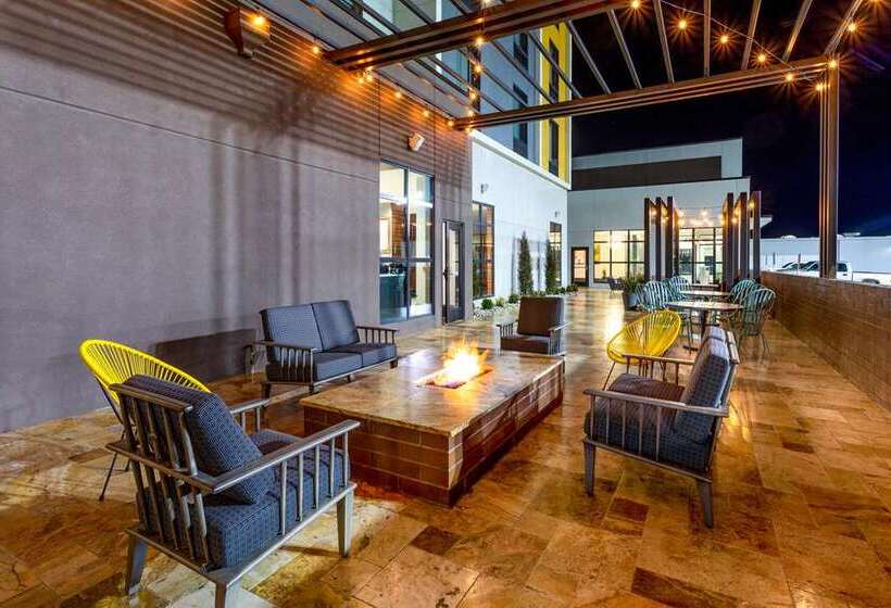 בית מלון כפרי Hilton Garden Inn Hays