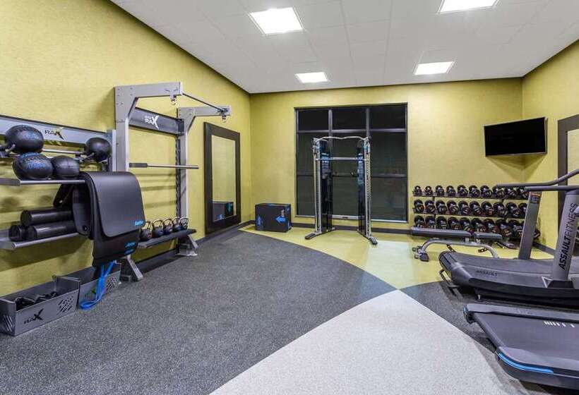 בית מלון כפרי Hilton Garden Inn Hays