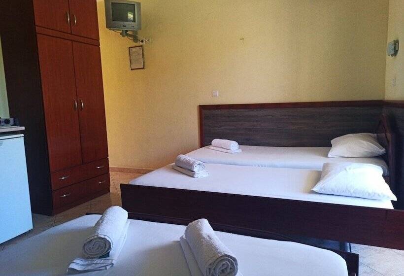 بنسيون House Sartios