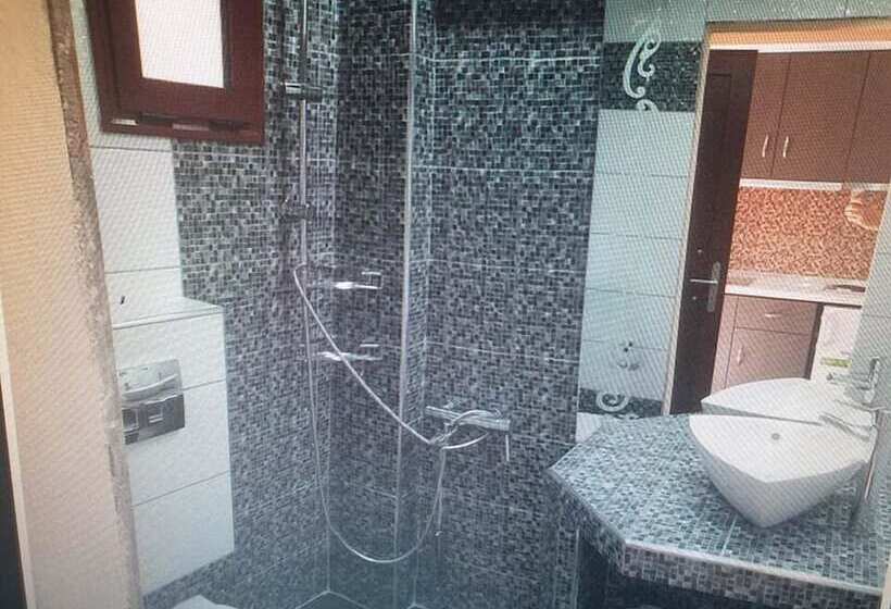 بنسيون House Sartios