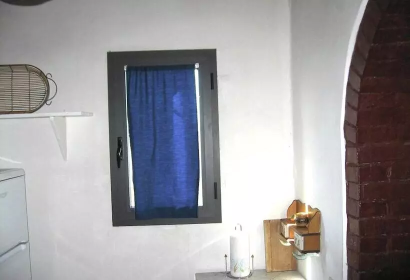 Spacious Cottage In Castelfranco Piandisco With Terrace