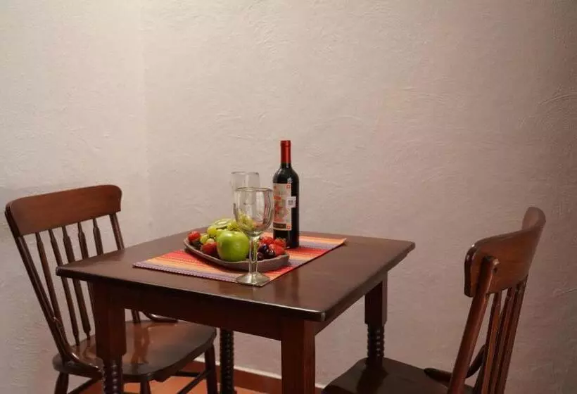 ベッドアンドブレックファースト Casa Alfareros