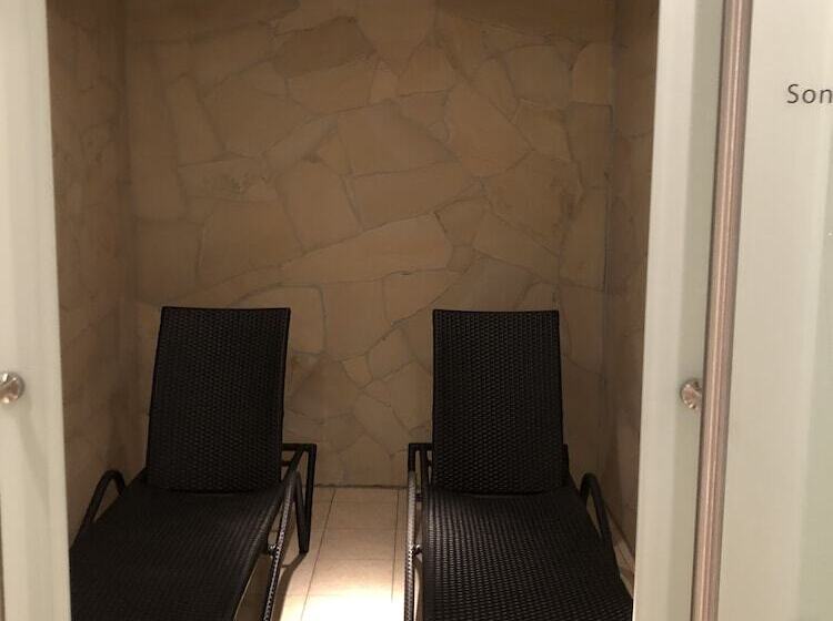 ホテル Centrinum Altstadt