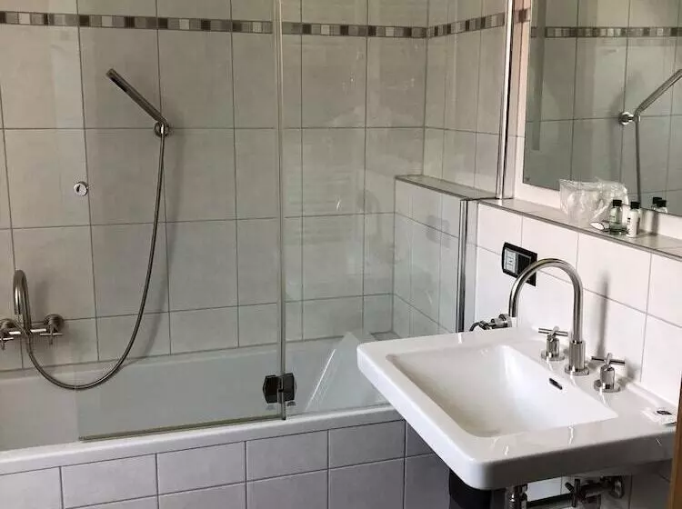 Hotelli Centrinum Altstadt