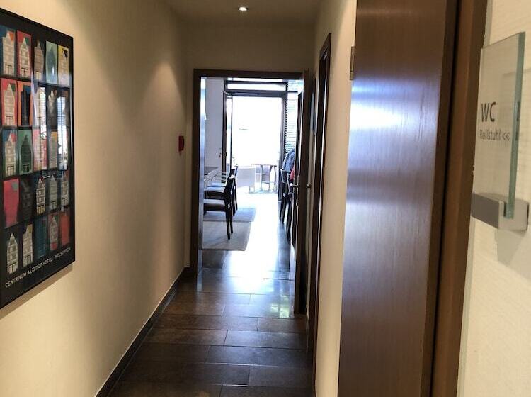 ホテル Centrinum Altstadt