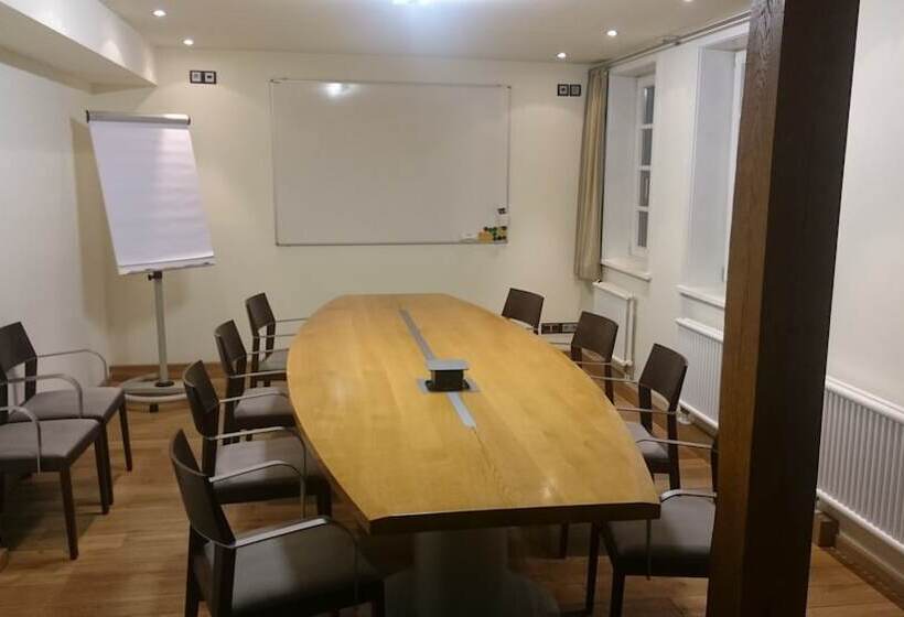 ホテル Centrinum Altstadt