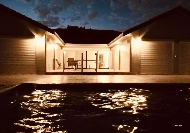 Pensió Perth Lakeside Lodge