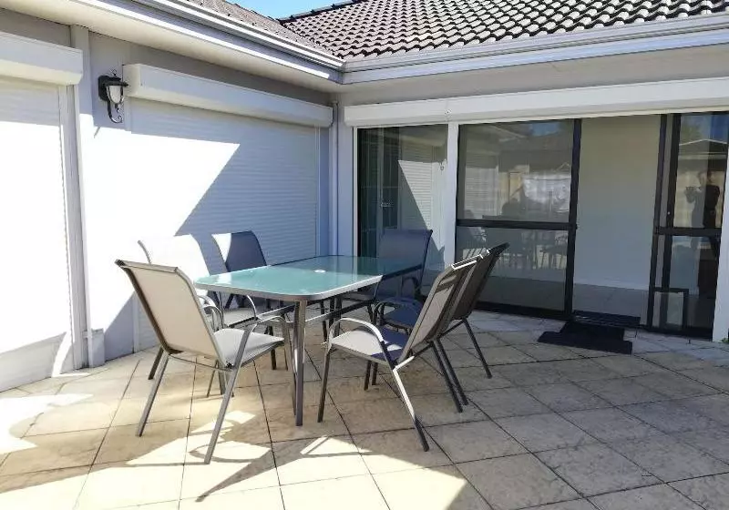 Pensió Perth Lakeside Lodge