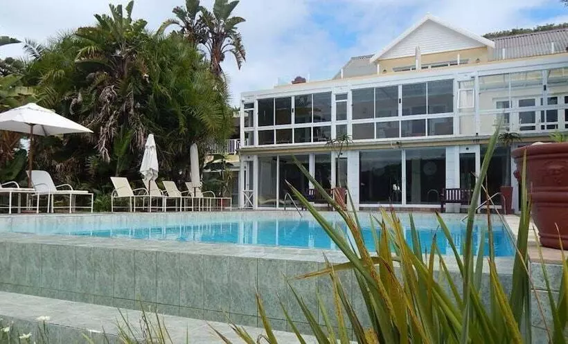 Traders Hotel & Restaurant