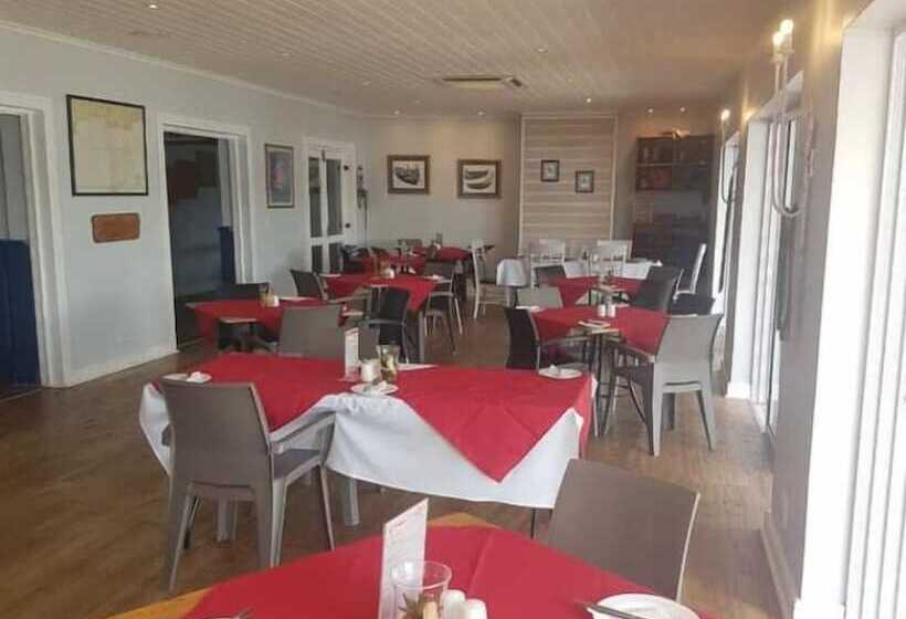 Traders Hotel & Restaurant