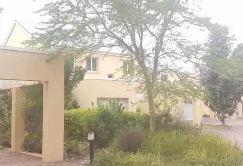 Traders Hotel & Restaurant