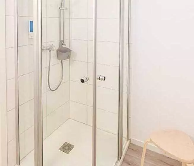 Aamiaismajoitus (B&B) Prima Inn Hotel & Hof Neuruppin   Digitales & Rezeptionsloses Motel