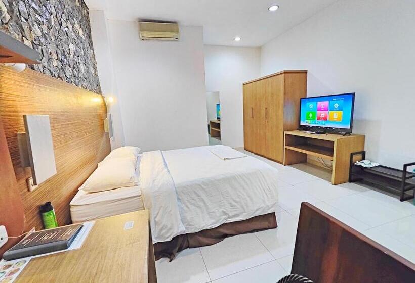 Pension Arcs House Blok M By Jambuluwuk