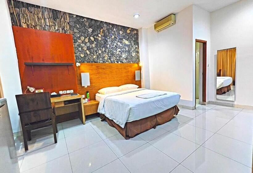 Pension Arcs House Blok M By Jambuluwuk