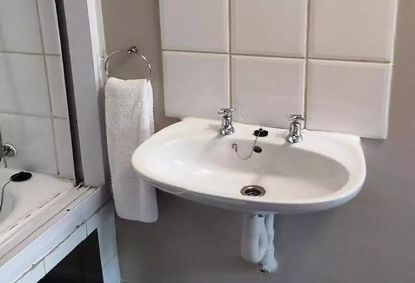 ペンション Hydro Guesthouse