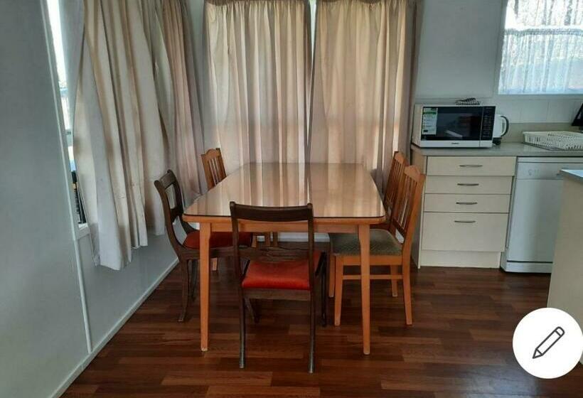 פנסיון Mount Maunganui House