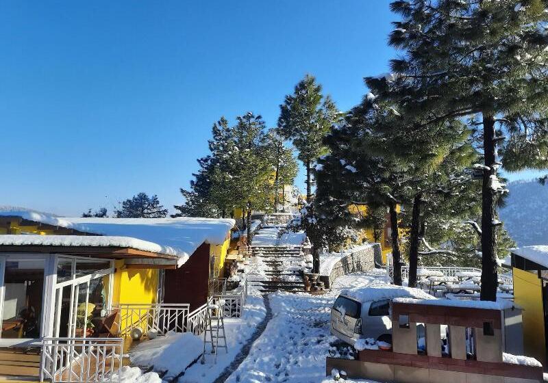 استراحتگاه Justa Mukteshwar Retreat & Spa