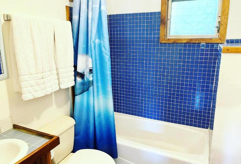 استراحتگاه Seabreeze Inn