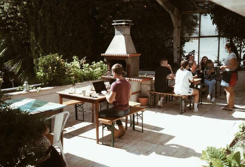 هاستل Impact House Belem