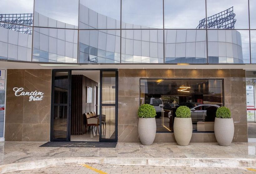 Cancún Hotel By H Hotéis Airport