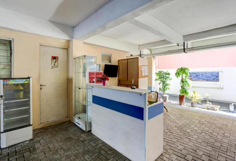 Hotel Oyo 4008 E Paviliun Karawaci