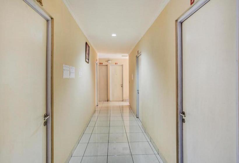 Hotel Oyo 4008 E Paviliun Karawaci