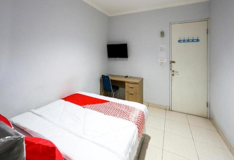 Hotel Oyo 4008 E Paviliun Karawaci