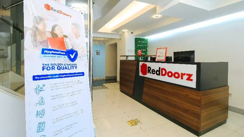 ホテル Reddoorz Plus @ San Marcelino Malate