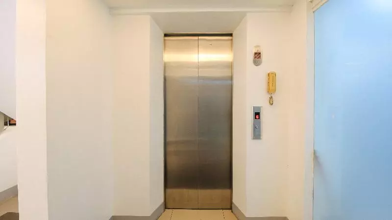 ホテル Reddoorz Plus @ San Marcelino Malate