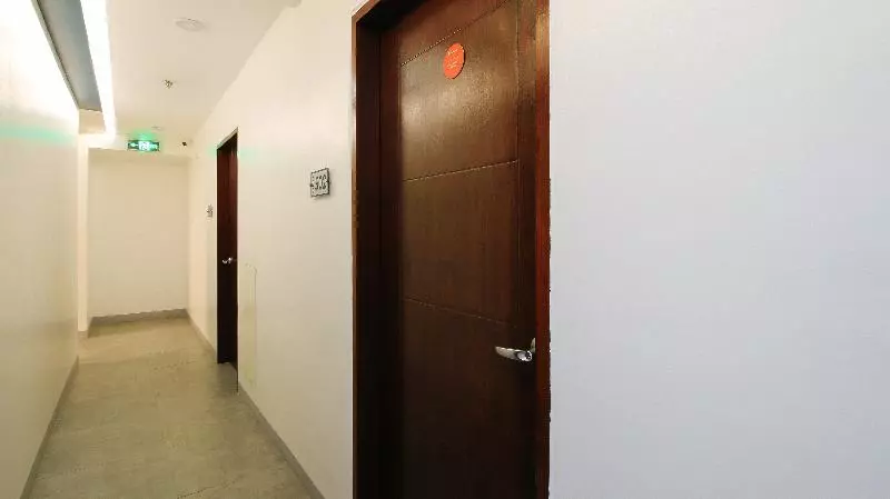 ホテル Reddoorz Plus @ San Marcelino Malate