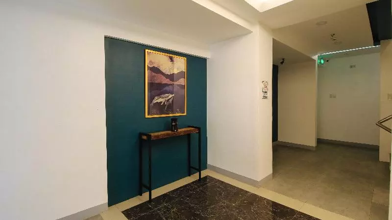 ホテル Reddoorz Plus @ San Marcelino Malate