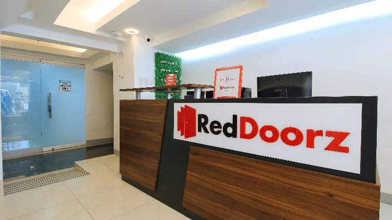 ホテル Reddoorz Plus @ San Marcelino Malate