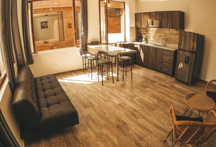 Toucan Platinum Suites Apart