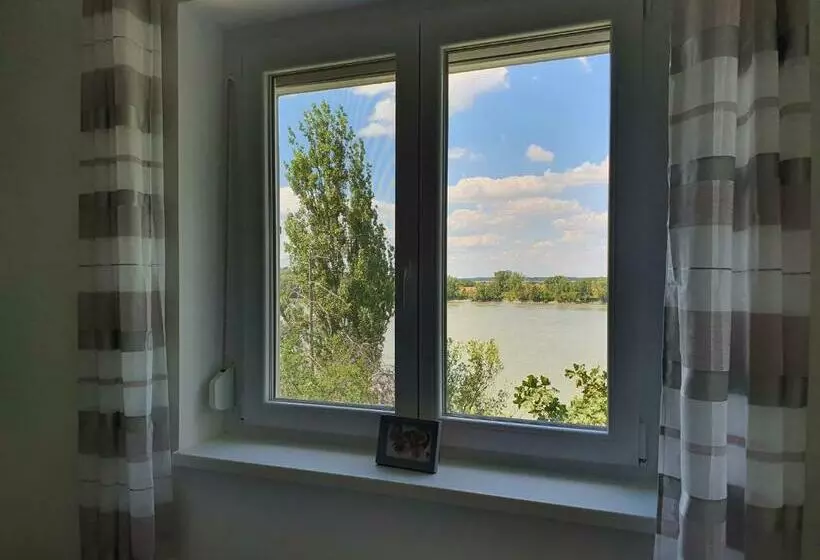 Aamiaismajoitus (B&B) Monostor Panzió