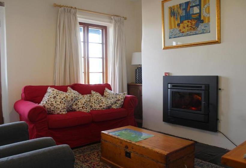 تختخواب و صبحانه Victoria Cottage