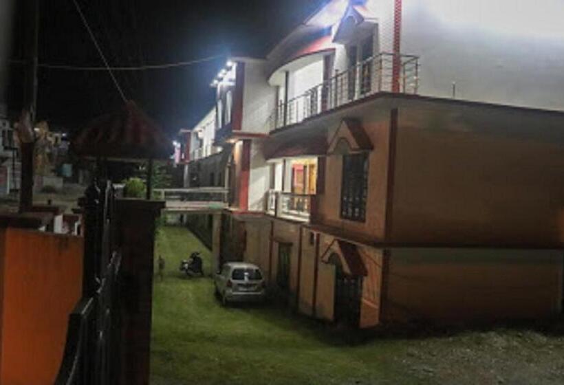 בית מלון כפרי Divine Palace