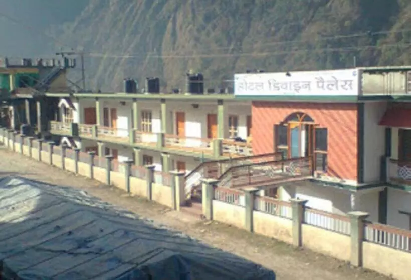 هتل Divine Palace