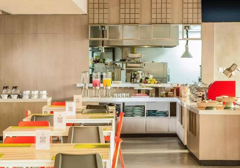 ホテル Swissbelexpress Cilegon