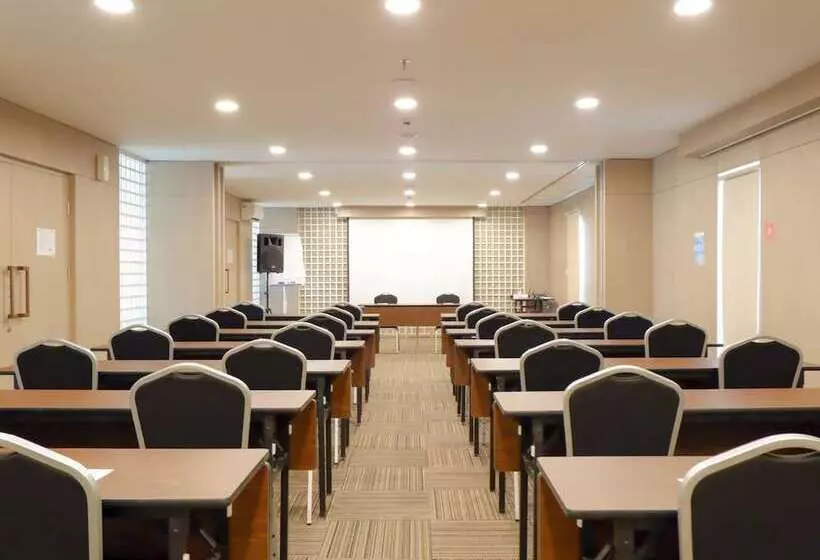 ホテル Swissbelexpress Cilegon