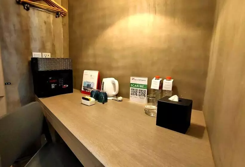 ホテル Swissbelexpress Cilegon