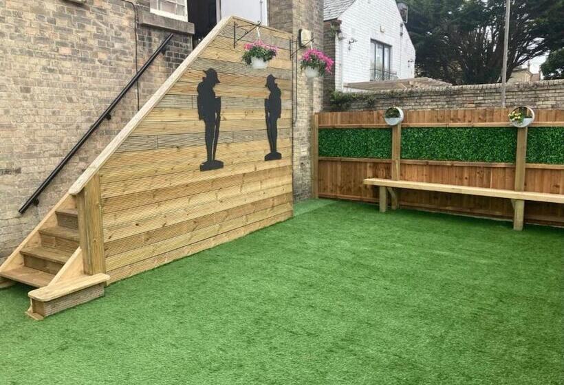 צימר Lord Kitcheners Guest House